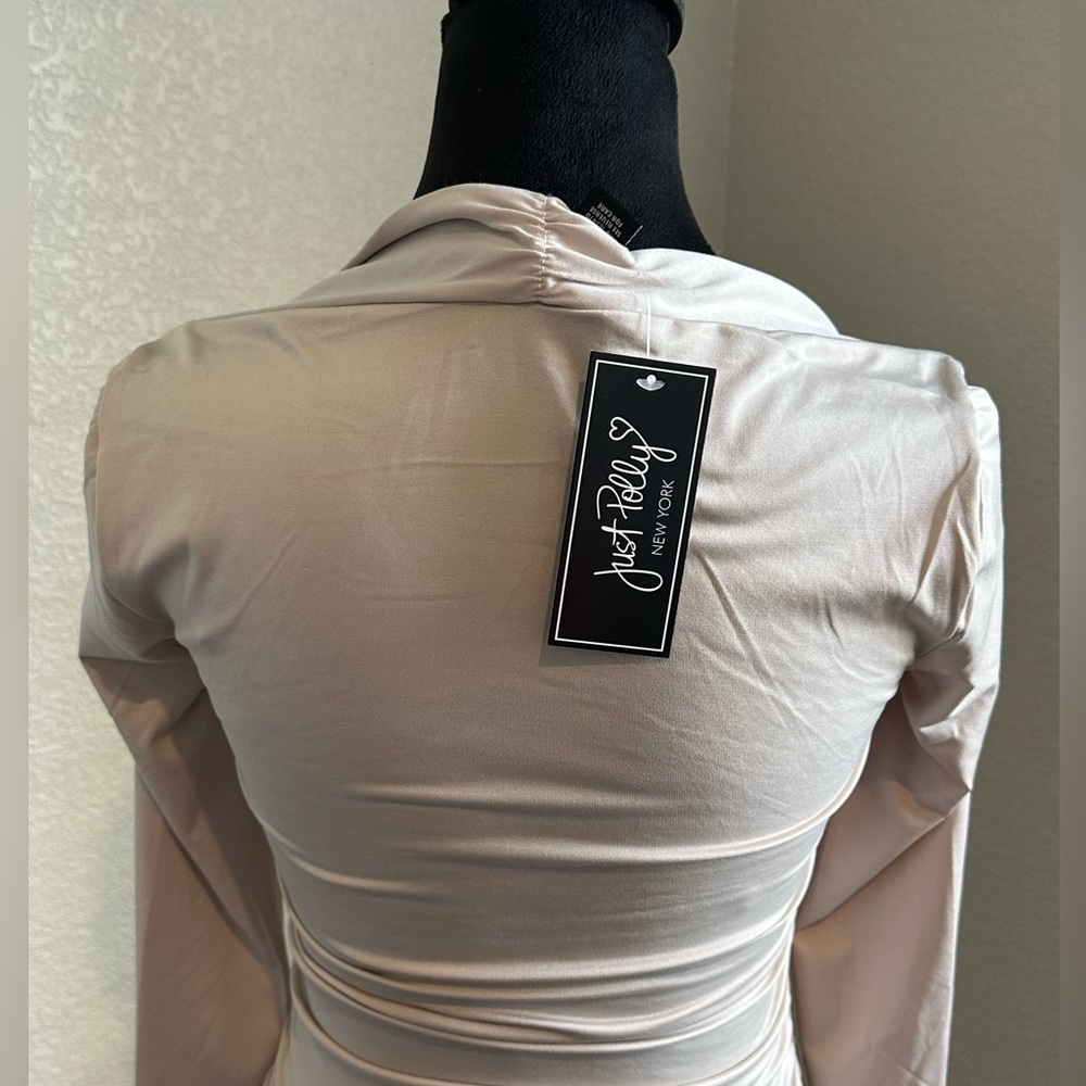 NWT Elegant Cream Long Sleeve Women's Top - Picture 6 of 7